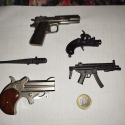 Lot de 5 Jouets a Amorces et Repliques Miniatures Metal et Plastique
