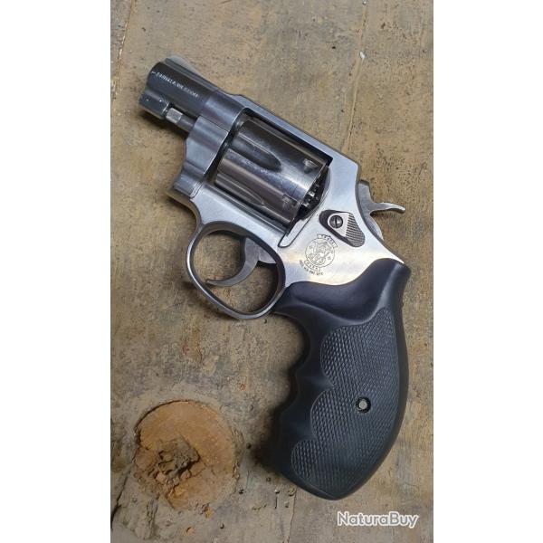 Revolver  Smith & Wesson 64-6 Inox Military and Police  canon de  2 "  Bon Etat