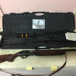 À vendre fusil semi-automatique fabarm Europa d osassions bon état général 12/76 éprouvé acier.