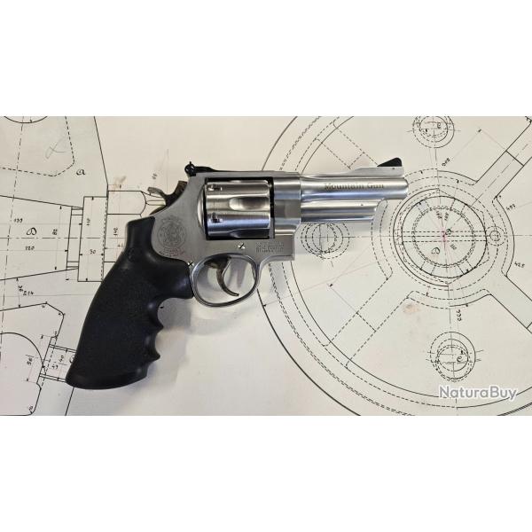 revolver Smith & Wesson 625 "mountain gun" calibre 45 colt