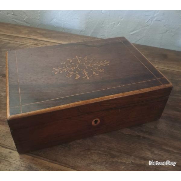 Coffret bote ancien   pour  pistolet et rvolver  tir duel Colt smith  and Wesson  poudre noire z