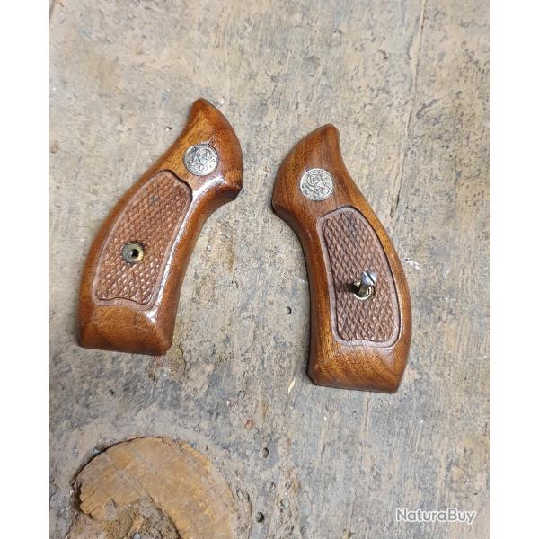 Plaquettes (poigne) Originale pour Revolver Smith & Wesson model 36 ou 60 avec sa vis  superbe tat