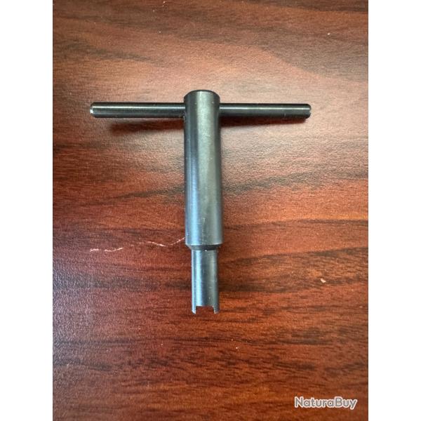 Clef pour dmonter une chemine de barillet de revolver  poudre