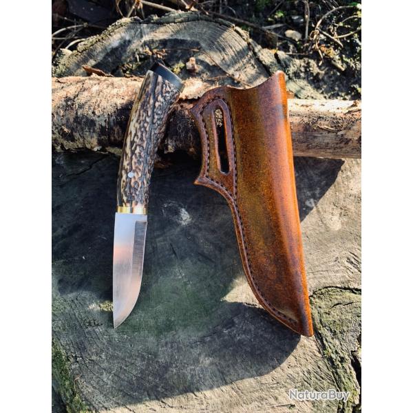 couteau de chasse d'artisan / bois de cerf / corne de taureau / acier 80crv2