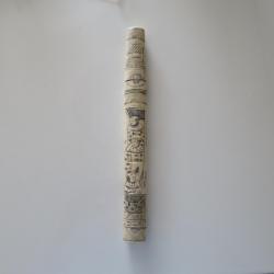 POIGNARD SCULPTÉ DE SCÈNE TYPIQUE