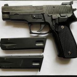 Pistolet SIG SAUER P226 9x19 (9 para) made in Germany
