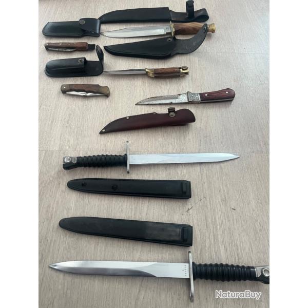 Collection de couteaux de chasse et dagues militaires avec tuis en cuir