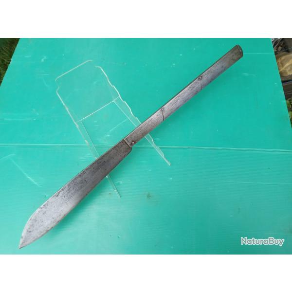 ANCIEN COUTEAU  DE MARIN PECHEUR  .  PARFAIT FONCTIONNEMENT . LG  : 610mm . LAME GRAVEE .