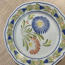 Lot de 2 assiettes Henriot Quimper - décor fleuri peint main