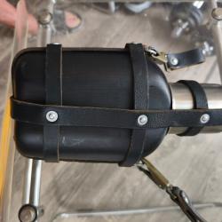 Superbe gourde je pense Suisse avec son cuir et son gobelet état neuf