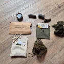 stick camouflage, kit gaz Mask, lunette décontamination, ceinturon US, navette fusil, 2 filet casque