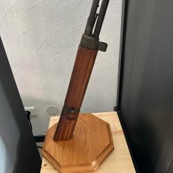 Superbe porte-fanion en bois avec mas36 et baionnette