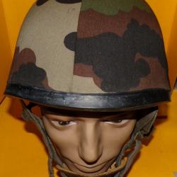 CASQUE MILITAIRE LOURD MODELE F1 DE L'ARMEE FRANCAISE DE LA PERIODE DE 1990 , FABRICATION FRANCAISE