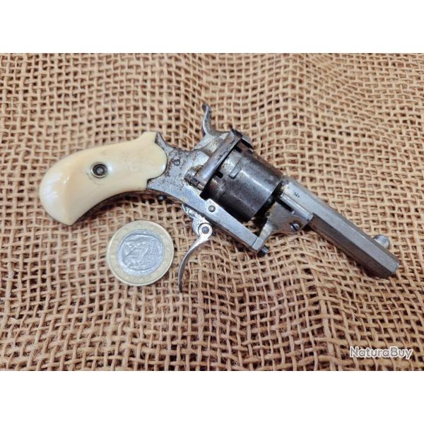 Tres jolie revolver bulldog 6 mm a broche puppy ligeois