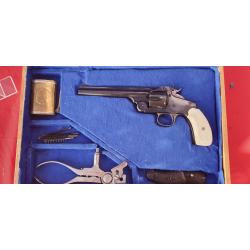 SMITH&WESSON 32.44 TARGET ÉTAT HORS CONCOURS AVEC SON COFFRET COMPLET OUTIL D'ORIGINE.