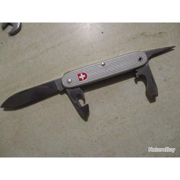 couteau du soldat suisse wenger 2005