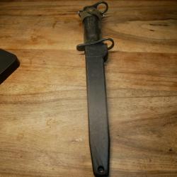 Baïonnette de FAMAS second type DLT 01 83 et fourreau DLT 01 83