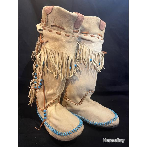 Jolie paire de mocassins montants  indiens des plaines taille 38 perls