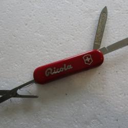 onglier victorinox rouge