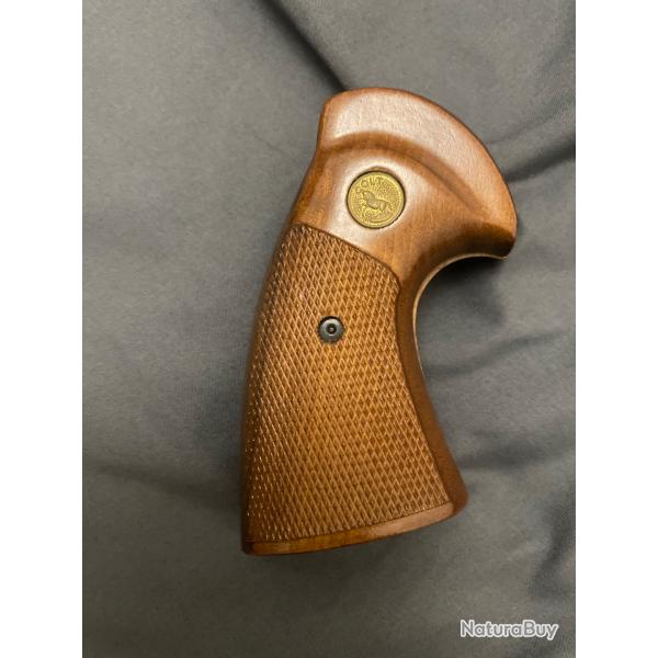Crosse bois revolver Colt Python 357 parfait tat