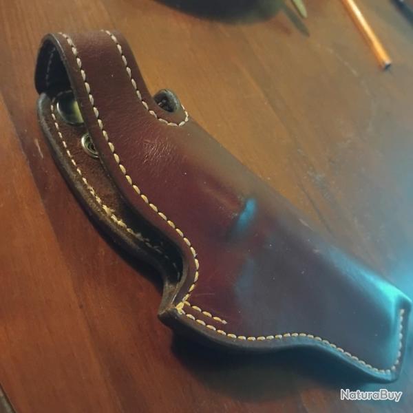 Holster,  tui,  gaine pour colt soubnose, canon 3 pouces et demie