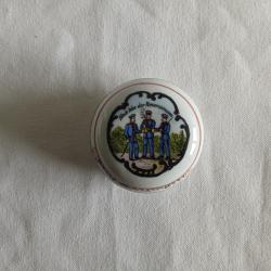 Divers - DE22649c Bonbonnière réservistes trinquant