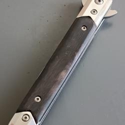 ANCIEN COUTEAU à système, ouverture d'une main, fermeture cran de sécurité, manche bois ÉBÈNE