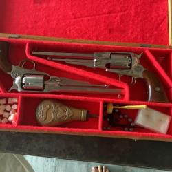 Coffret avec 2 revolvers pn cal 44