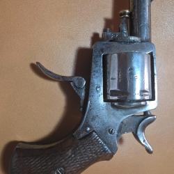 REVOLVER DE FABRICATION LIEGEOISE       BULLDOG CALIBRE 320 - PARFAIT ÉTAT