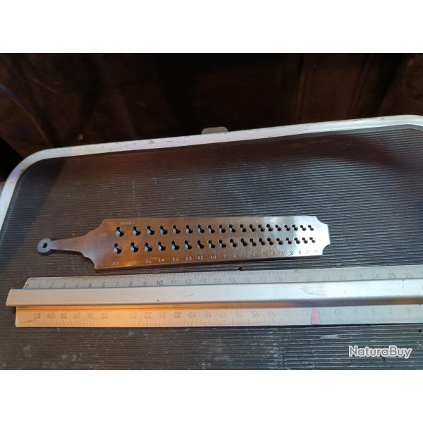 Ancienne filire armurier horloger bourgeaux delamure numro 38 en 38 trou de filetage