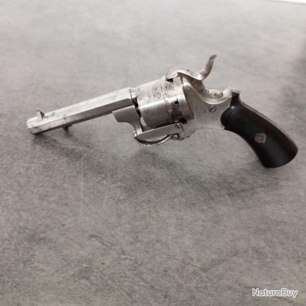 revolver 7 mm  broche GRAVE sur le canon