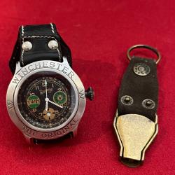 Lot de 2 objets collector winchester 1 montre et porte clé tirette blouson?