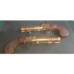 PAIRE DE PISTOLET A PERCUSSION DE MARINE