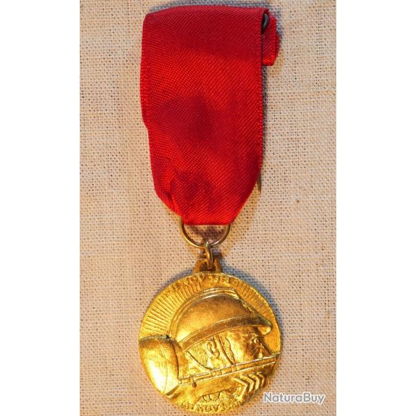 Mdaille dore 14-18 Calvados 11 novembre 1968  ruban rouge - ref BRA25MED001