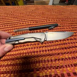 LionSteel TRE BL Titanium, bleu couteau de poche haut de gamme