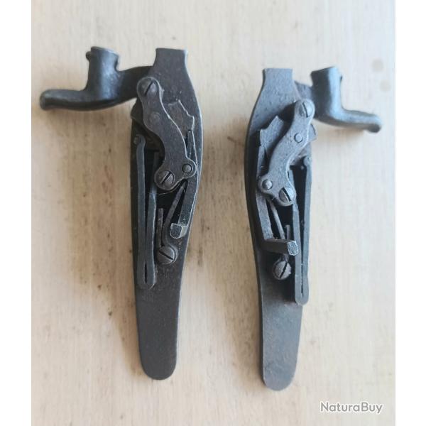 Paire de platines pour ancien fusil de chasse  chiens marques G 50