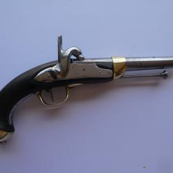 Pistolet a percutions modèle 1822 T