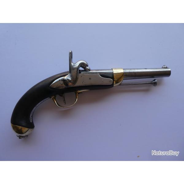 Pistolet a percutions modle 1822 T