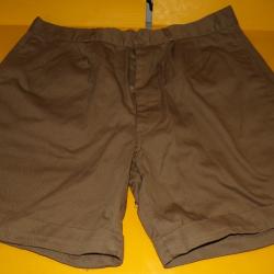 SHORT DE TYPE DE L'ARMEE FRANCAISE , DE FABRICATION ACTUELLE , TAILLE 88 SOIT EN CIVIL 44 OU L ,AVEC