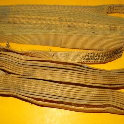 SANGLE DE PARACHUTE DE COULEUR JAUNE EN LOT DE 2 , LONGUEUR 5 METRES LARGEUR 2,5 CM ,BON  ETAT VOIR