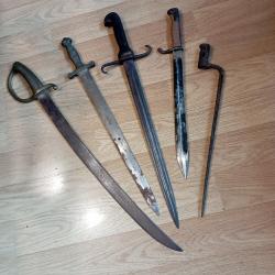 Lot d'armes blanches à compléter et restaurer.
