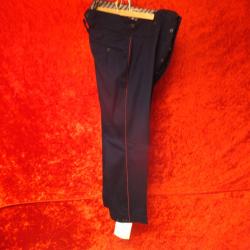 Ancien costume militaire.  pantalon militaire                                              (B1)