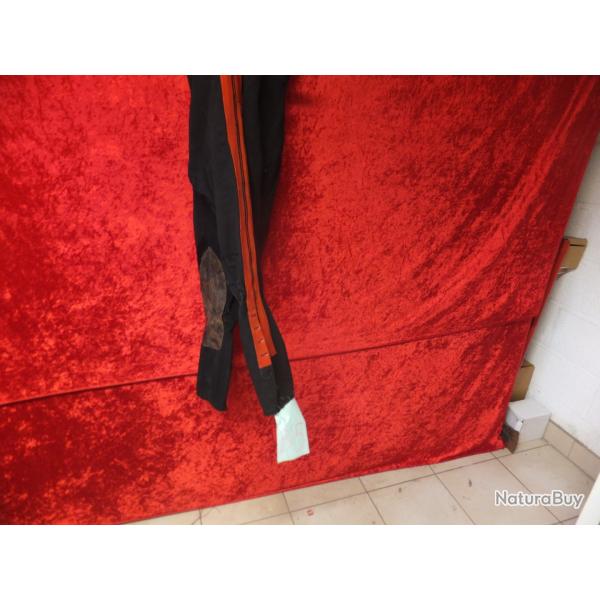 Ancien costume militaire.  pantalon militaire                                              (B5)