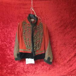 Ancien costume militaire.  dolman                                              (C1)