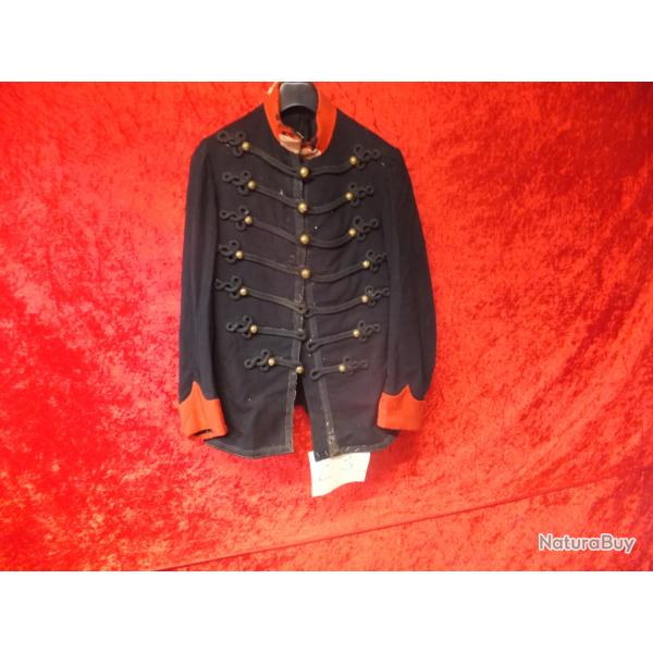 Ancien costume militaire.  dolman                                              (C3)