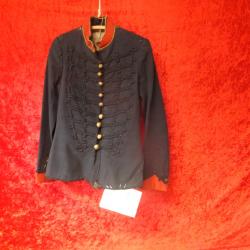 Ancien costume militaire.  dolman                                              (C5)