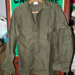ARMEE AMERICAINE U.S : CHEMISE EN COTON OG-107 DE LA PERIODE GUERRE DU VIETNAM DE 1974  ,TAILLE U.S
