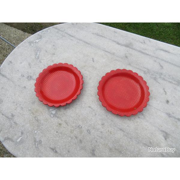 Dessous de bouteille/coupelle en carton bouilli de couleur Rouge a dcor toil, poque Napolon III