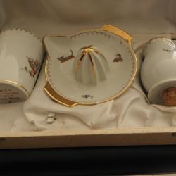 Service porcelaine presse agrumes timbale saupoudreuse enfant coffret vintage