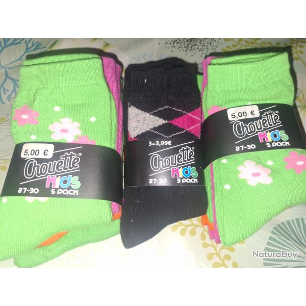 13 paires de chaussettes enfants  5 euros